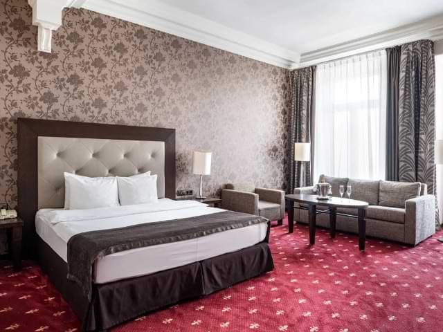 Petro Palace Hotel